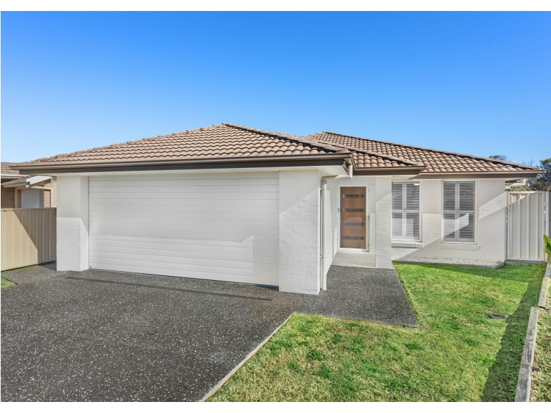 4 Stirling Place, Taree NSW 2430