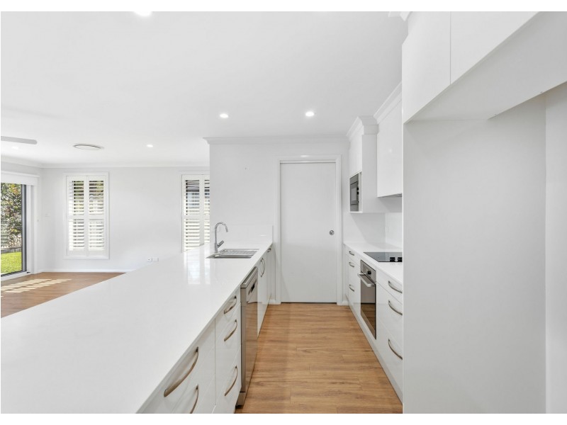 4 Stirling Place, Taree NSW 2430