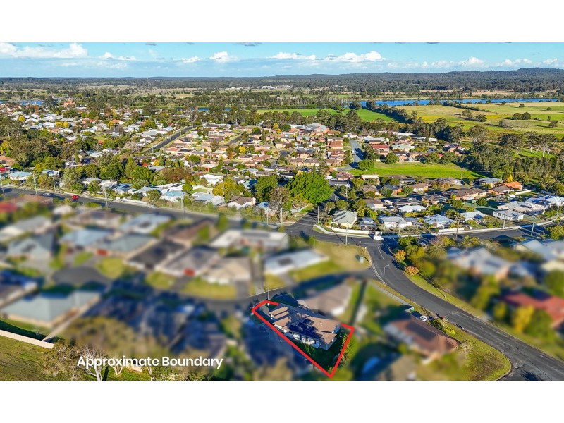 4 Stirling Place, Taree NSW 2430