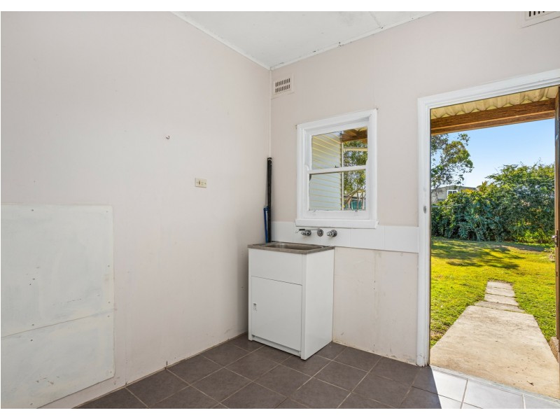 1 Maiden Avenue, Taree NSW 2430