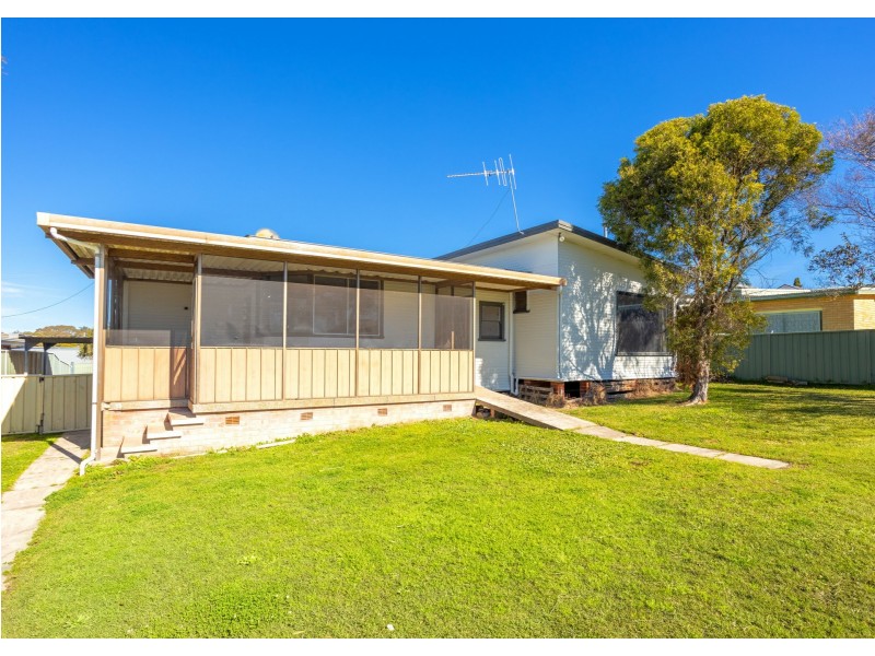 1 Maiden Avenue, Taree NSW 2430