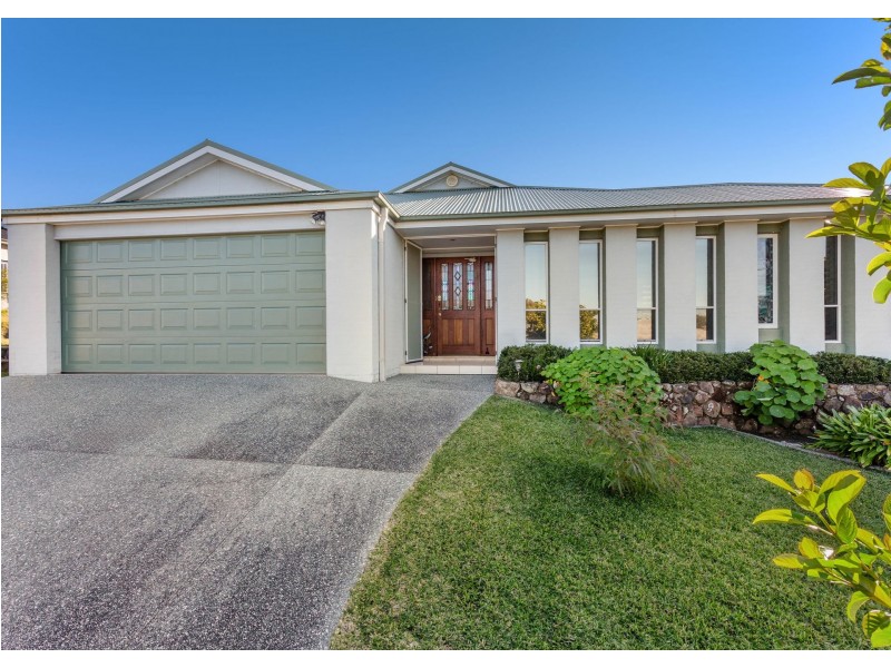 10 Hillside Terrace, Black Head NSW 2430