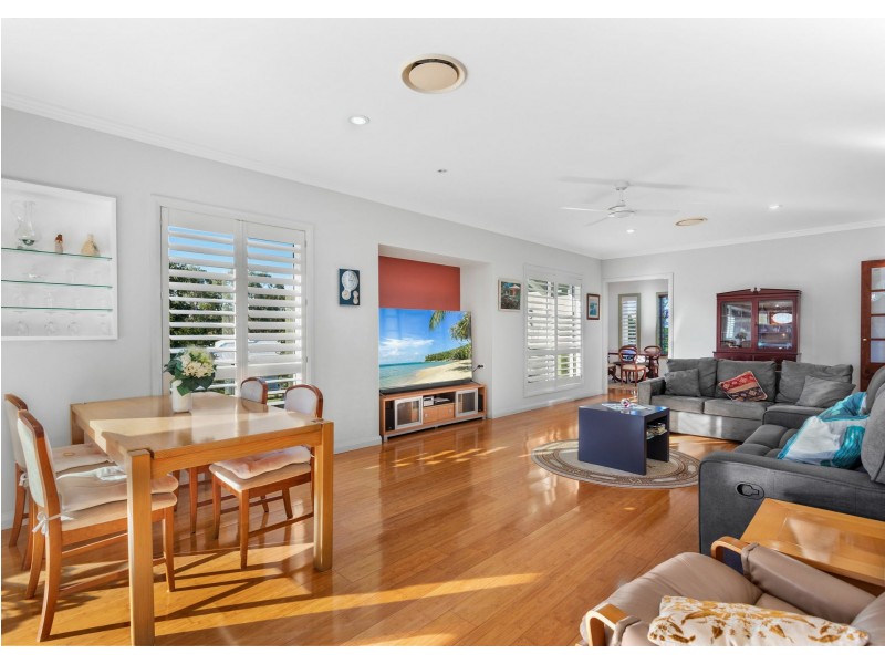 10 Hillside Terrace, Black Head NSW 2430