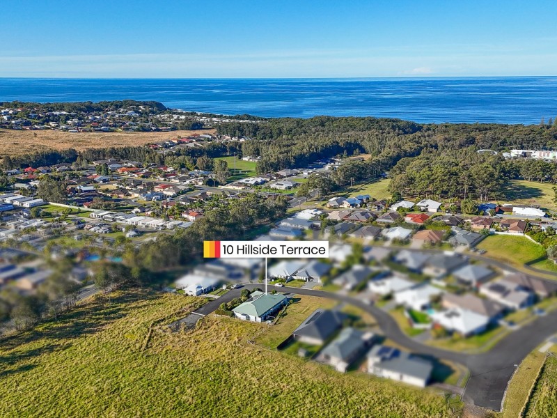 10 Hillside Terrace, Black Head NSW 2430