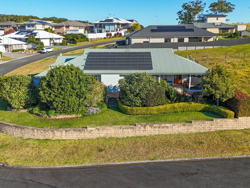 10 Hillside Terrace, Black Head NSW 2430