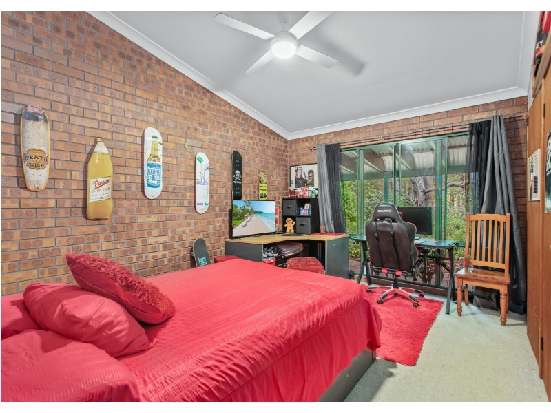 11 Oakview Drive, Hallidays Point NSW 2430