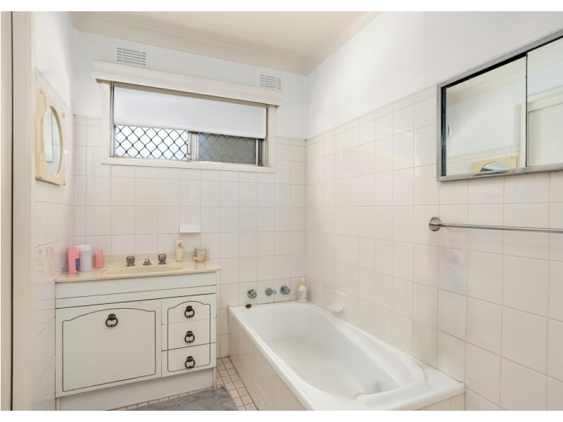 27 Hooke Street, Taree NSW 2430