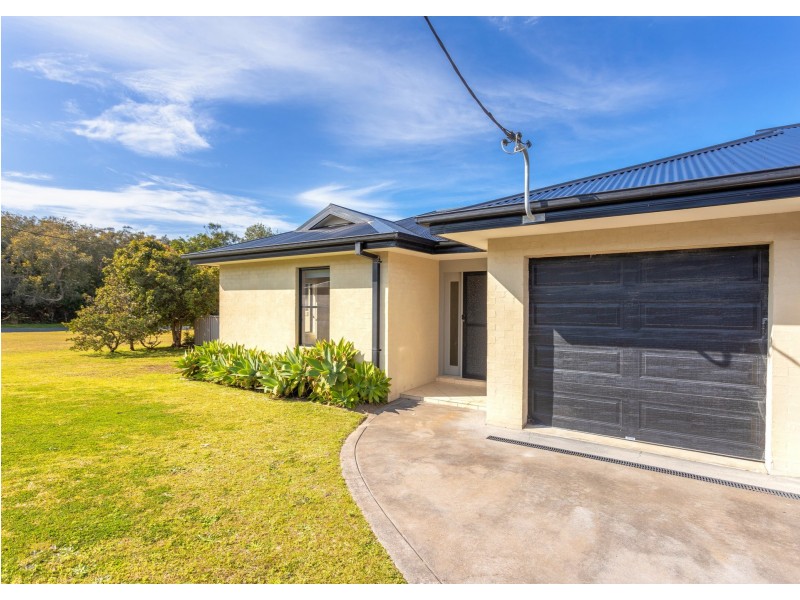 1/12 Hall Street, Old Bar NSW 2430