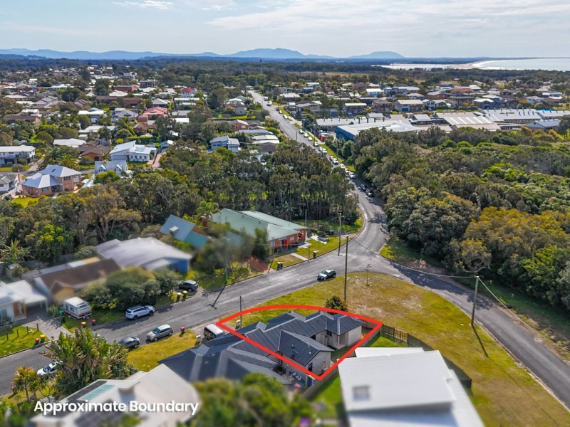 1/12 Hall Street, Old Bar NSW 2430