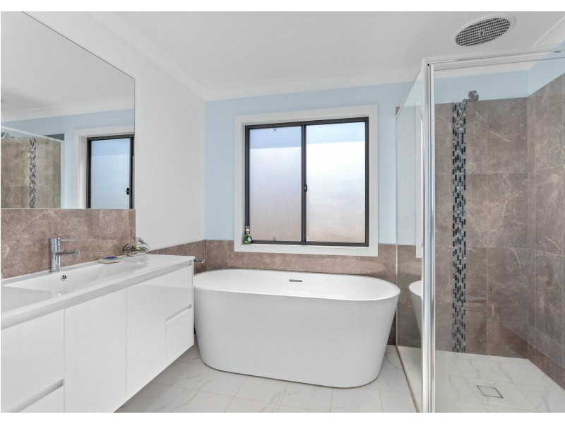 8 Eastern Valley Way, Tallwoods Village NSW 2430