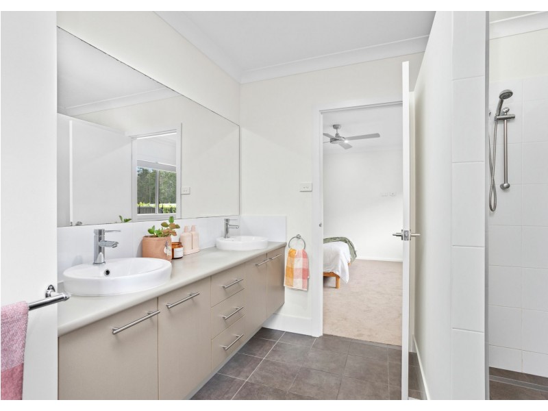 12 Brumby Close, Hallidays Point NSW 2430