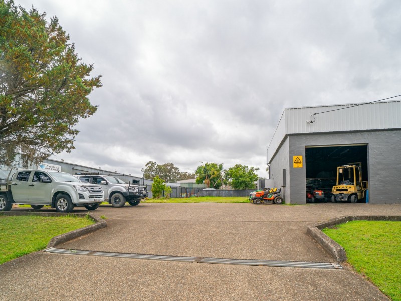 Bays 1, 3 and 4/77 Muldoon Street, Taree NSW 2430