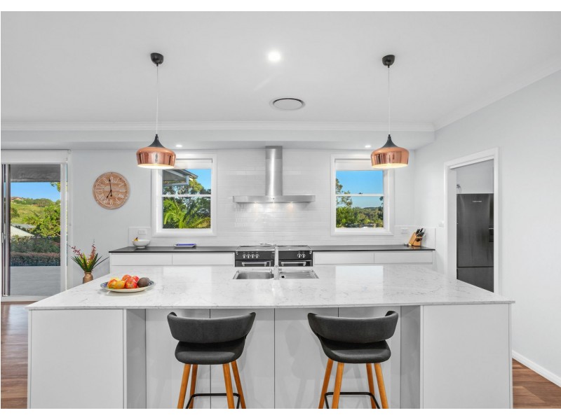 25 Headland Drive, Hallidays Point NSW 2430