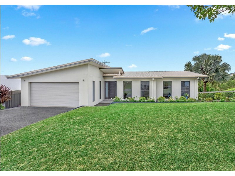 17 Coastal View Drive, Tallwoods Village NSW 2430