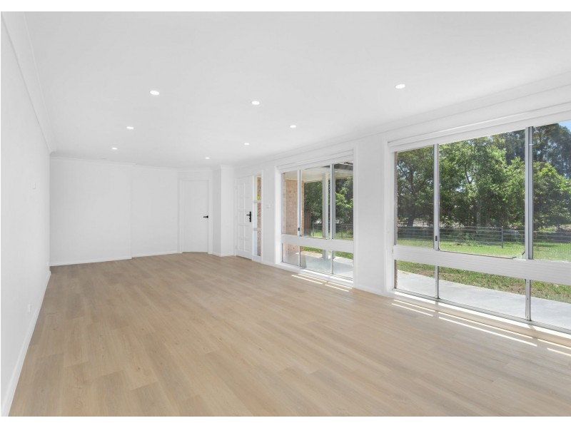 1 Ochiltree Place, Taree NSW 2430