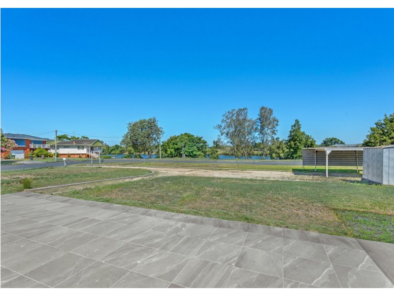 1 Ochiltree Place, Taree NSW 2430