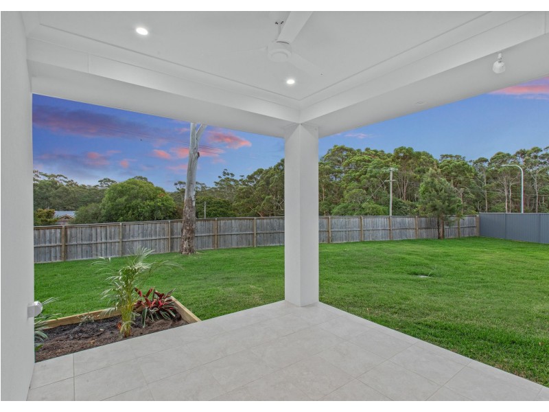 8 Lace Court, Diamond Beach NSW 2430