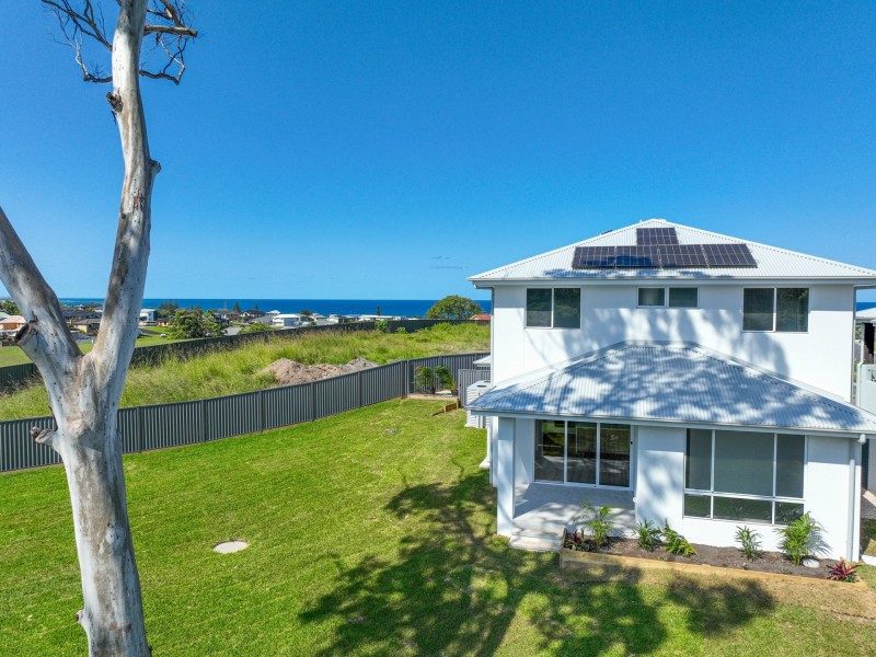 8 Lace Court, Diamond Beach NSW 2430