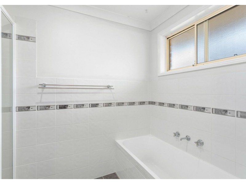 10 Robusta Parade, Taree NSW 2430