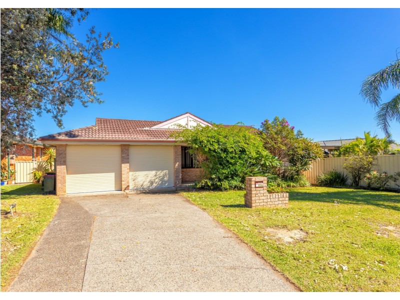 2/1 Silkyash Close, Old Bar NSW 2430