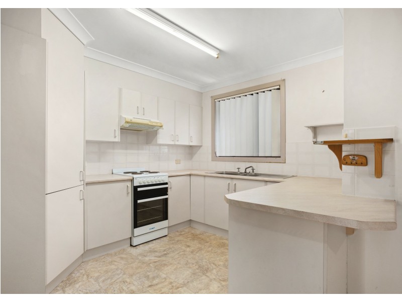 2/1 Silkyash Close, Old Bar NSW 2430