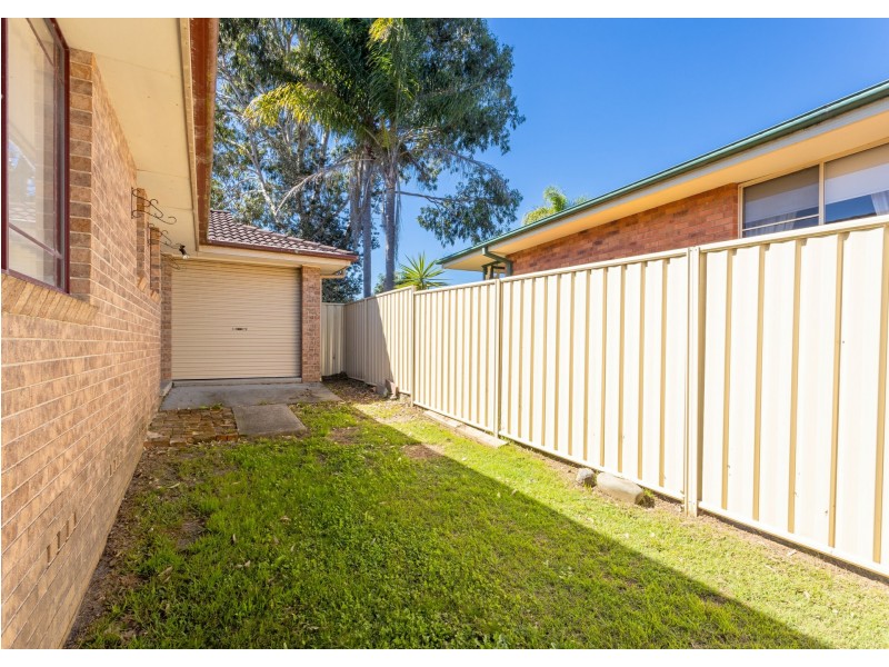 2/1 Silkyash Close, Old Bar NSW 2430