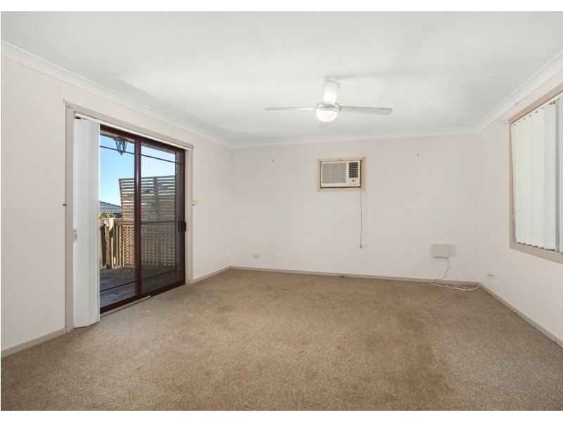 2/1 Silkyash Close, Old Bar NSW 2430