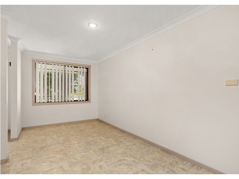 2/1 Silkyash Close, Old Bar NSW 2430