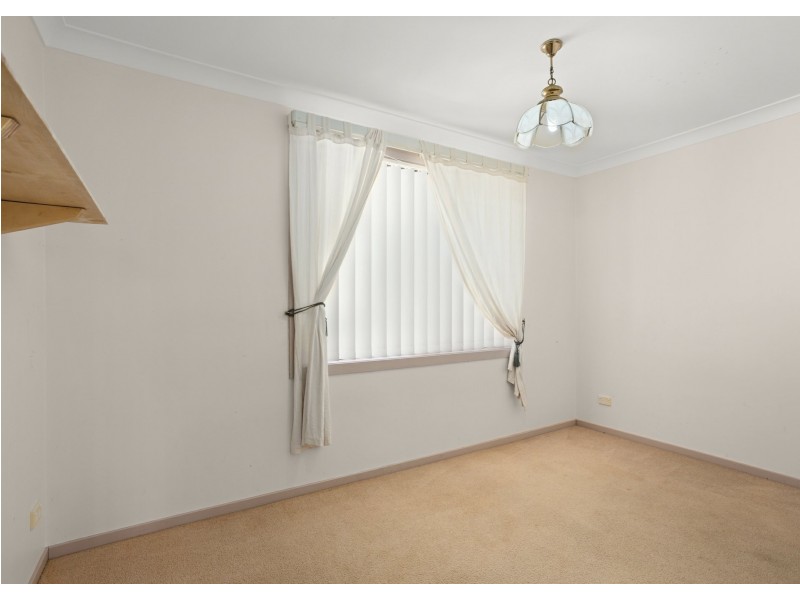 2/1 Silkyash Close, Old Bar NSW 2430