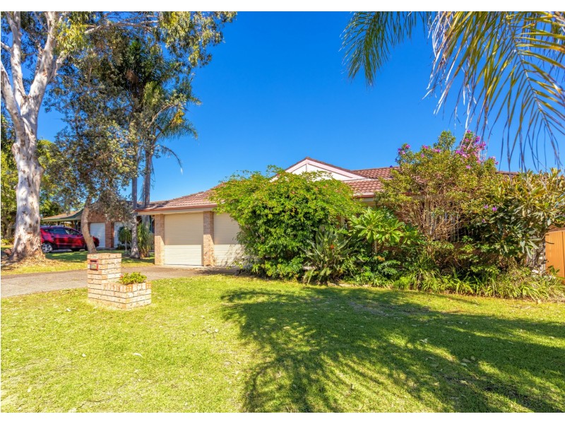 2/1 Silkyash Close, Old Bar NSW 2430