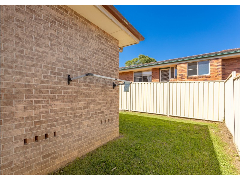 2/1 Silkyash Close, Old Bar NSW 2430