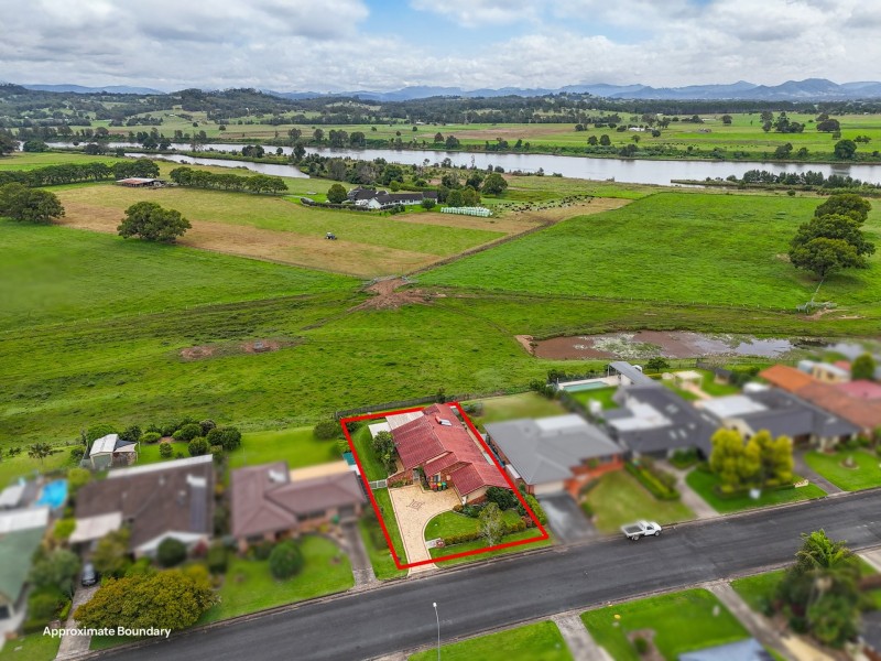 15 Petken Drive, Taree NSW 2430