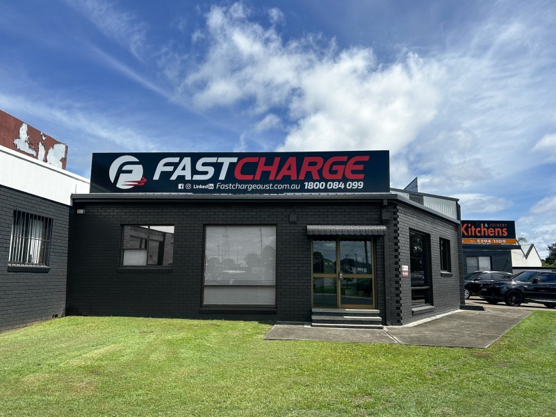 Bay 2/1 Elizabeth Avenue, Taree NSW 2430