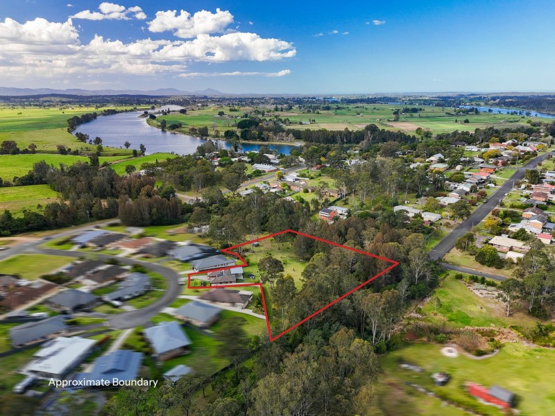 14 Rosedale Place, Tinonee NSW 2430