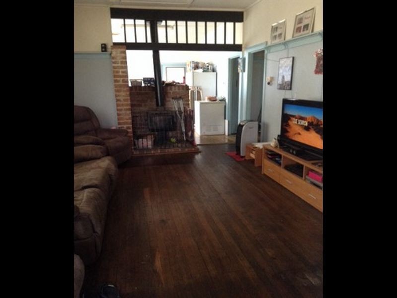 6 Railway Parade, Taree NSW 2430