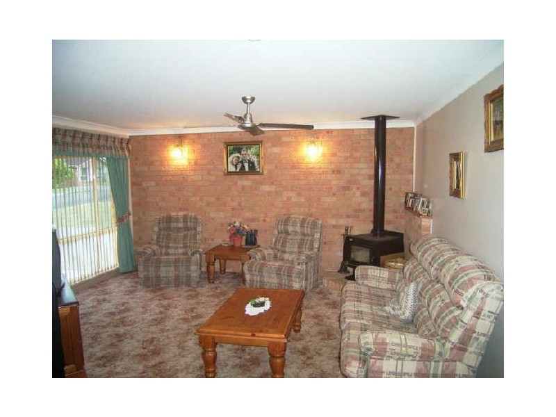 1 Laurina Close, Old Bar NSW 2430