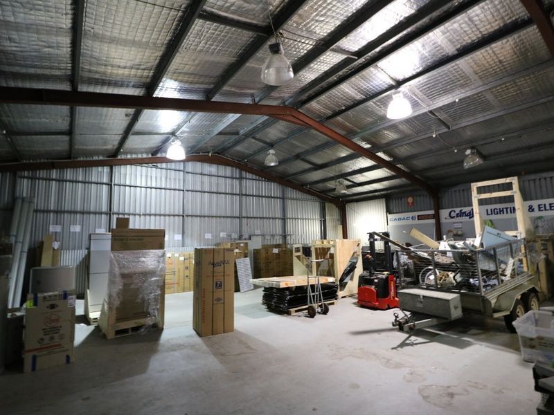 Bay 1/1 Elizabeth Avenue, Taree NSW 2430
