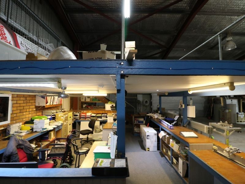 Bay 1/1 Elizabeth Avenue, Taree NSW 2430
