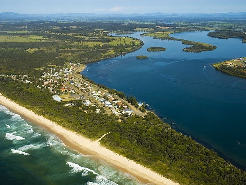 6a Manning St, Manning Point NSW 2430