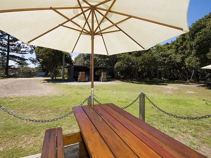 6a Manning St, Manning Point NSW 2430