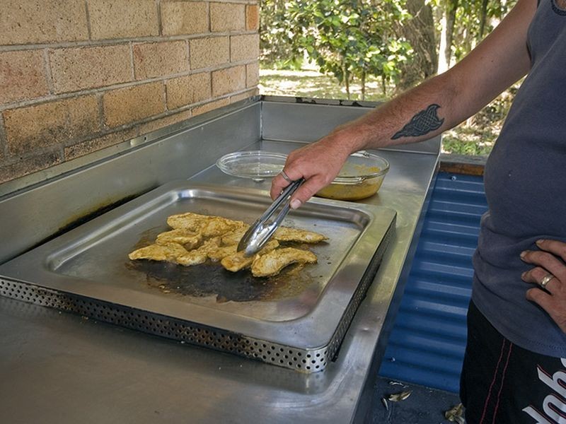 6a Manning St, Manning Point NSW 2430