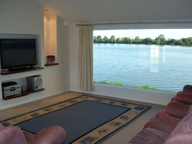 Oxley Island NSW 2430