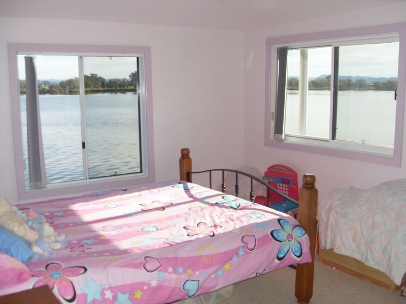 Oxley Island NSW 2430