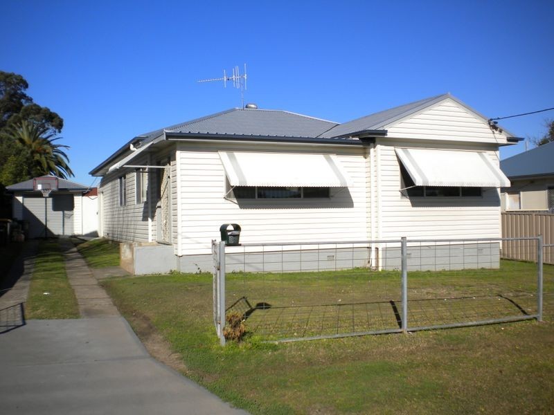 33 Oxley Street, Taree NSW 2430