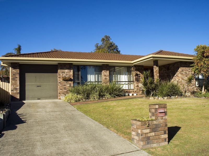 27 Lawson Crescent, Taree NSW 2430