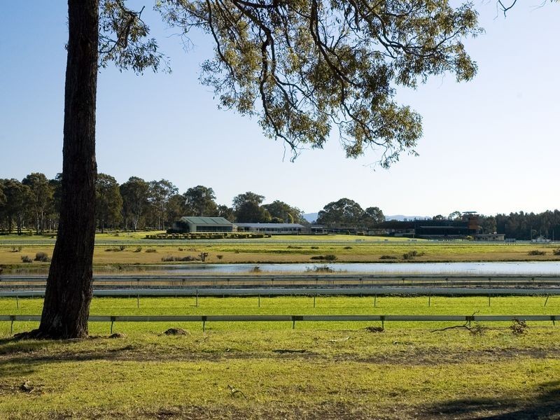 27 Lawson Crescent, Taree NSW 2430
