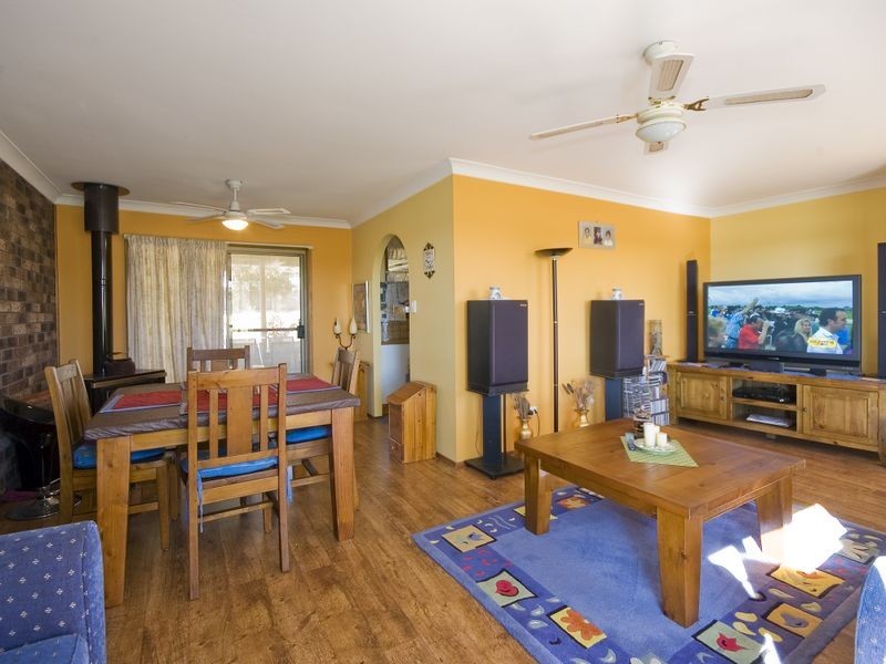 27 Lawson Crescent, Taree NSW 2430