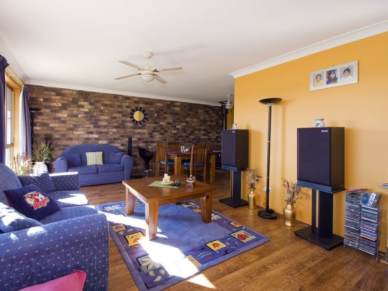 27 Lawson Crescent, Taree NSW 2430