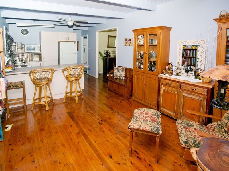 12 Gollan Ave, Tinonee NSW 2430