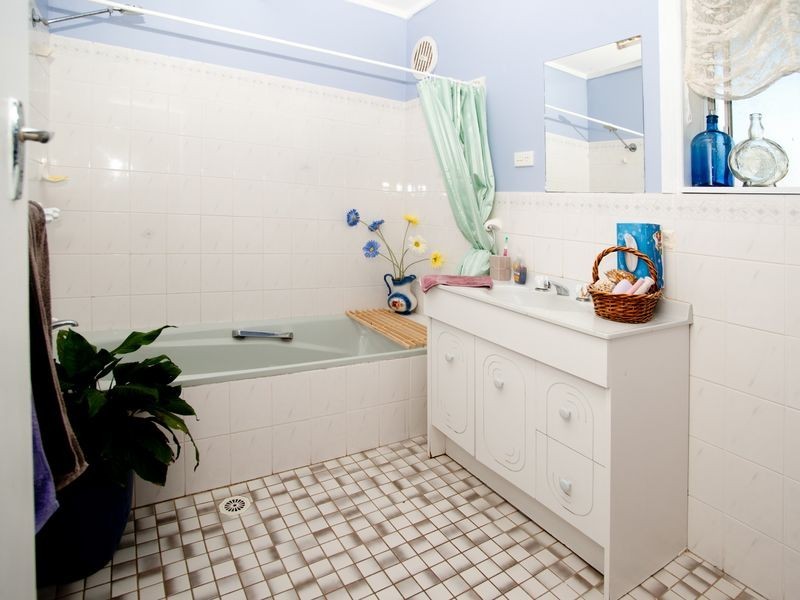 12 Gollan Ave, Tinonee NSW 2430